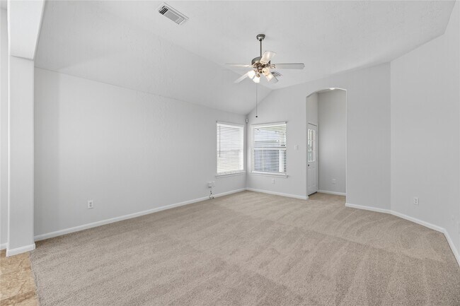 Building Photo - 15931 Pleasant Green Cir