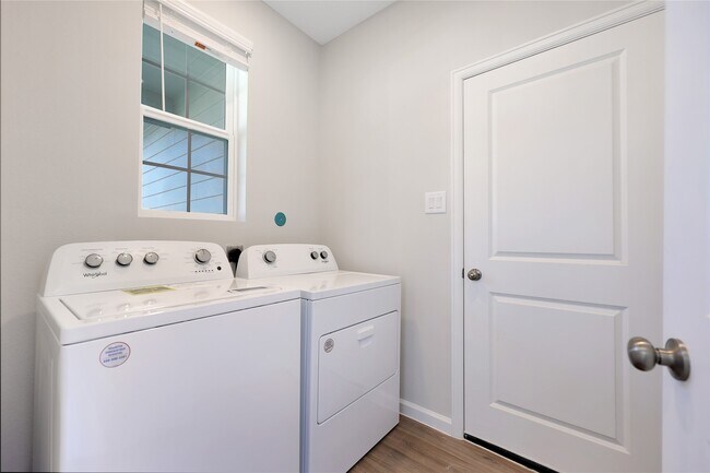 Building Photo - 16632 Aurora St