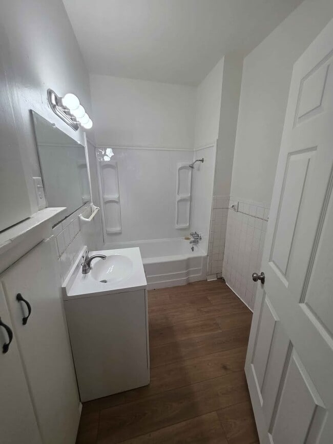 Building Photo - 2531 Carter Ave