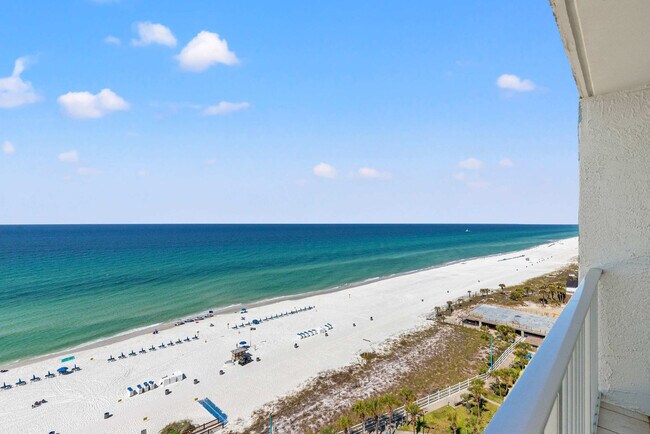 Building Photo - 8743 Thomas Dr