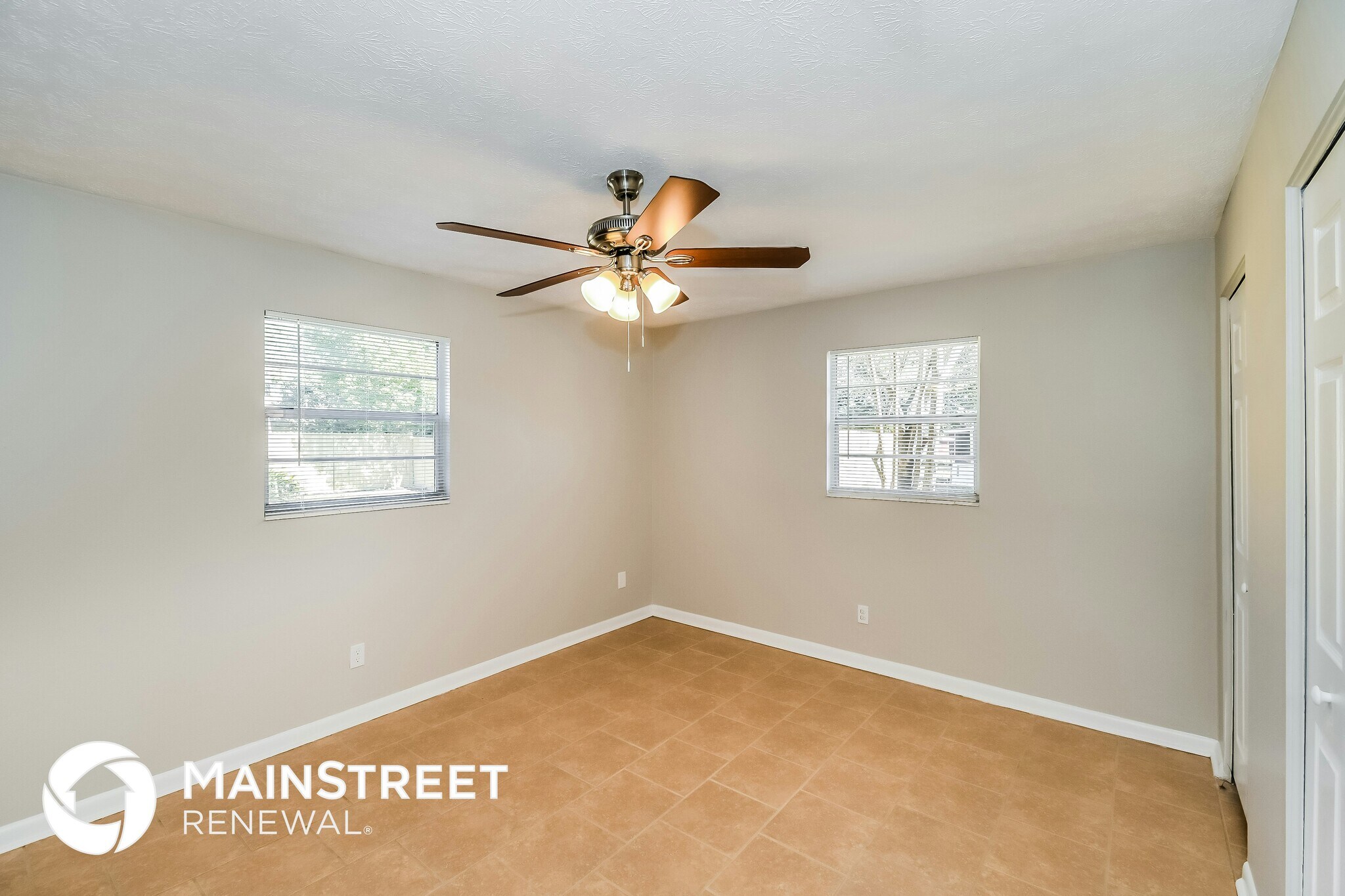 Building Photo - 1113 Grove Park Dr S