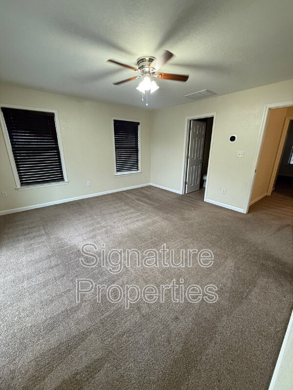 Building Photo - 3239 Granby St