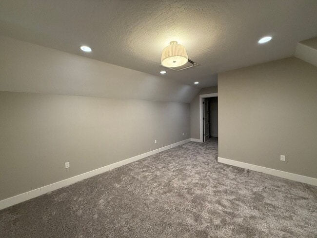 Building Photo - Elegant and Luxurious Cottage Grove Home