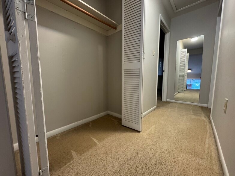 Building Photo - 334 Shenandoah Cir