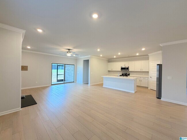 Building Photo - 151 Clift Crk Dr