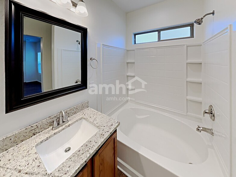 Building Photo - 1232 W Desert Hollow Dr