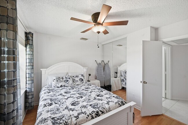 Building Photo - 5395 Firenze Dr