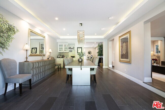 Building Photo - 9145 Sawyer St