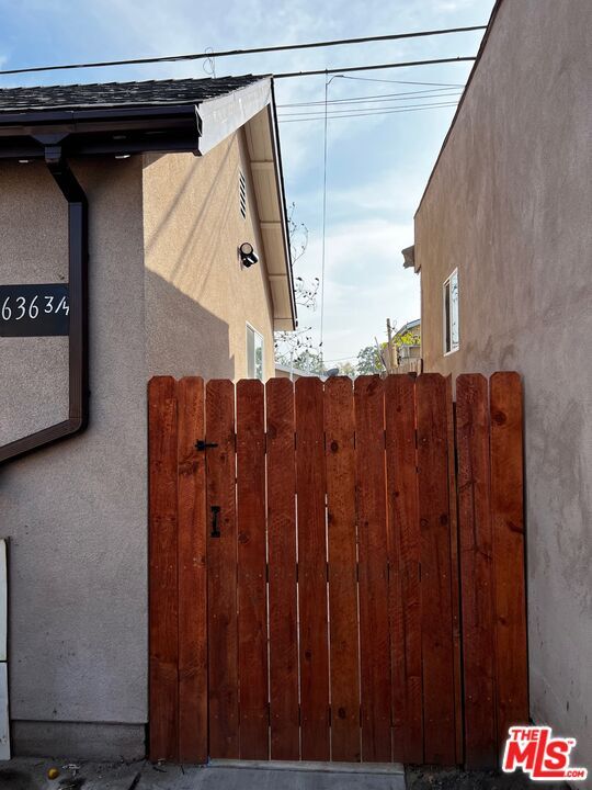 Building Photo - 636 E 87th St