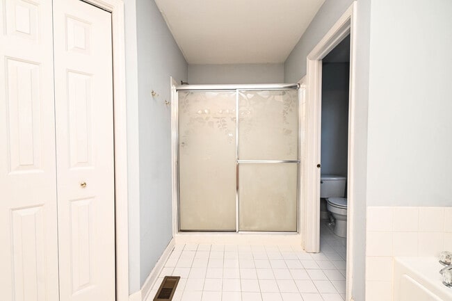 Building Photo - 5495 Chapel Hill