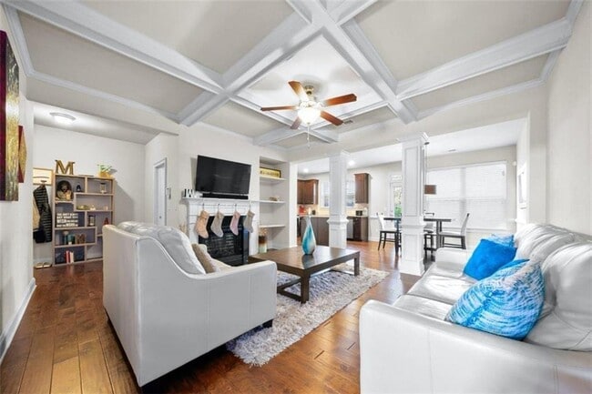 Building Photo - 2462 Whiteoak Run