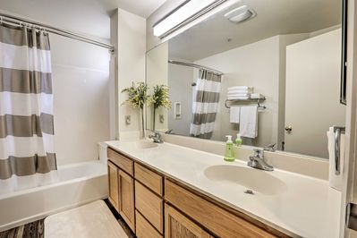 Building Photo - 218 Cerro Dr