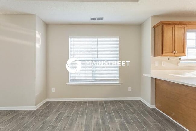 Building Photo - 3 Bedroom Pet-Friendly Home in CALERA, AL ...