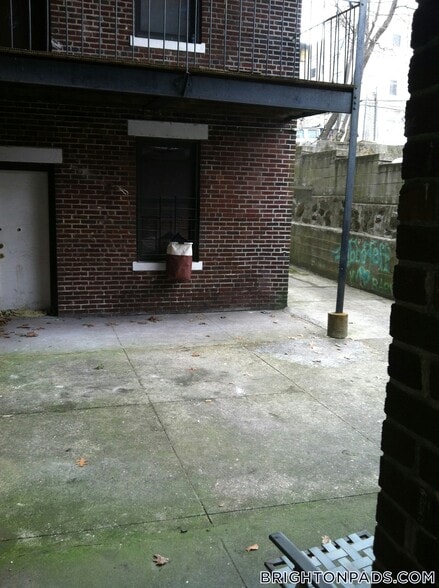 Building Photo - 11 Cummings Rd