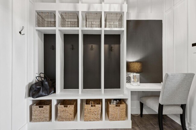 Building Photo - 1810 Quail Ct