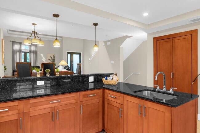 Building Photo - 14590 Damai Ln