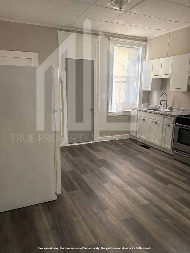 Building Photo - 2917 Winchester St