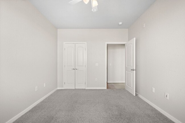 Building Photo - Charming 2 Bed, 2 Bath Top-Floor Condo with Great Sunrise Views