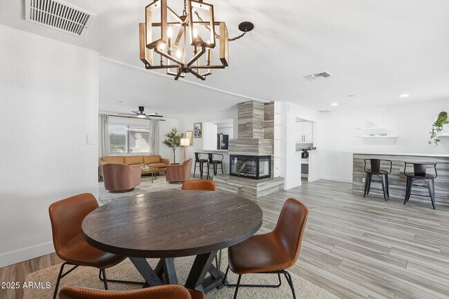 Building Photo - 8614 E Jackrabbit Rd