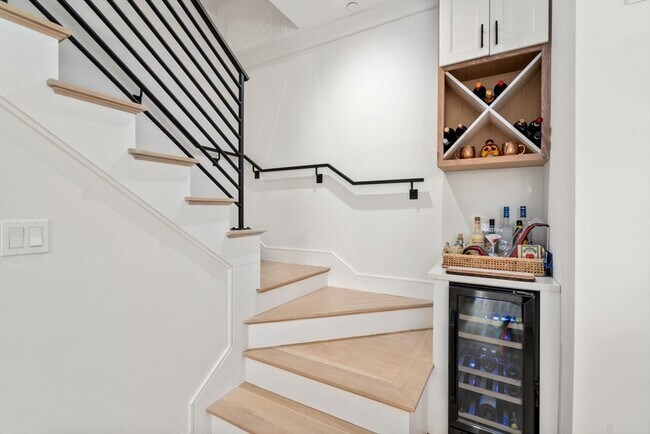 Building Photo - 75 Old Harbor St