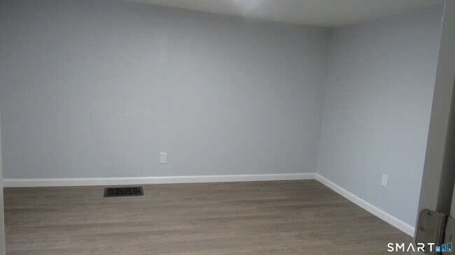 Building Photo - 17 Woodbine St