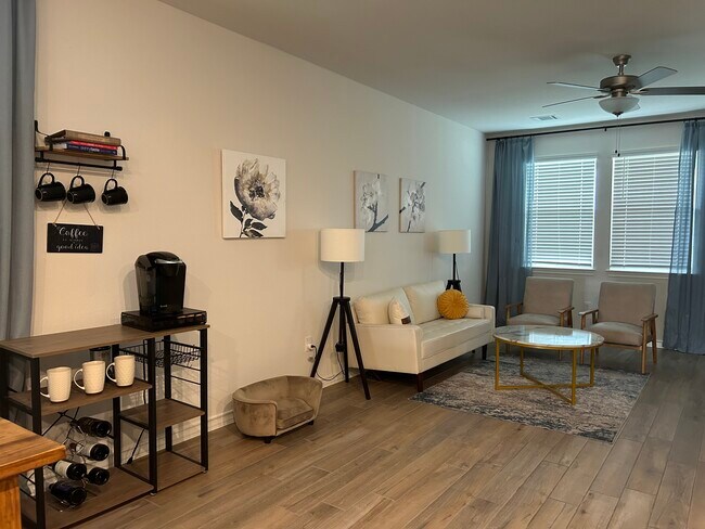 Building Photo - 822 Pepperbark Loop