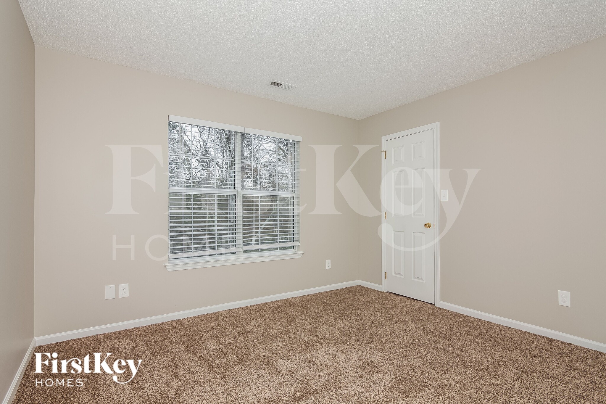 Building Photo - 1822 Sugar Hollow Dr