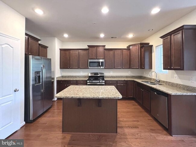 Building Photo - 1009 Red Clover Rd