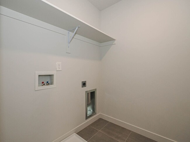 Building Photo - 3 bedroom, 2.5 Bathroom Saratoga Springs Home