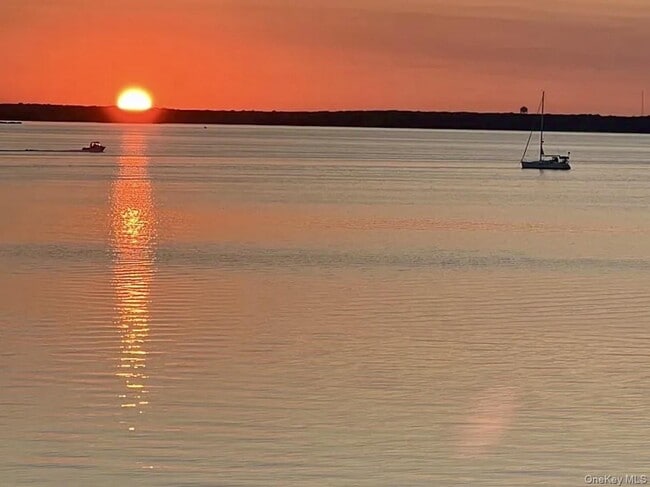 Building Photo - 16 N Shore Rd