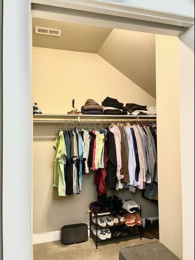 Building Photo - 535 NW Florida Ave