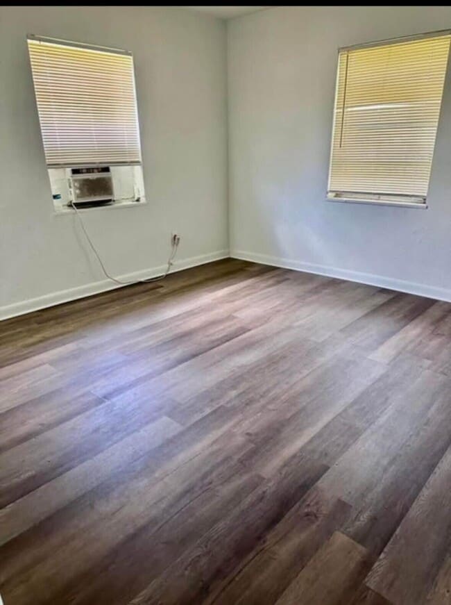 Building Photo - 3301 Ave I