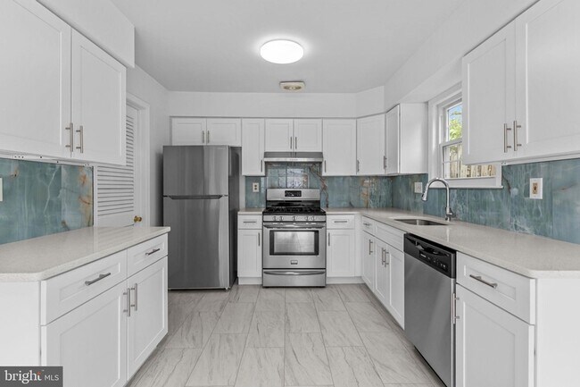 Building Photo - 14 Aster Way