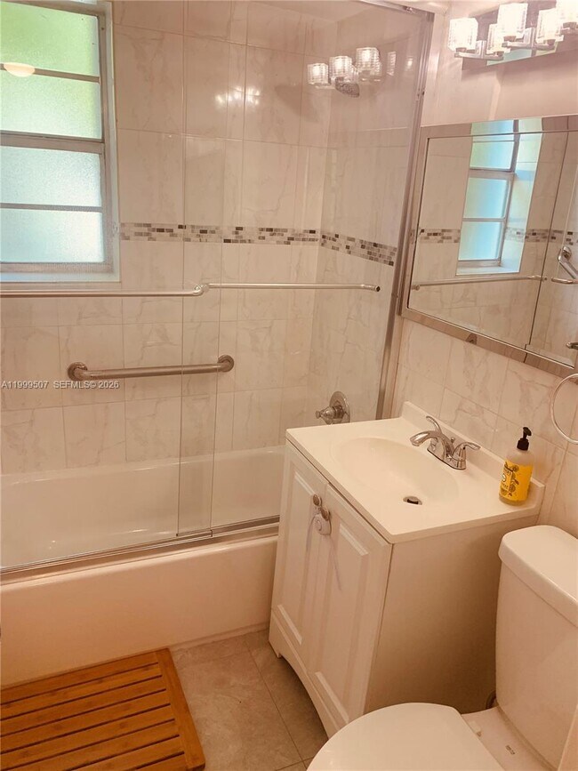 Building Photo - 5605 SW 80th St