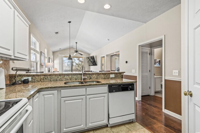 Building Photo - 620 River Oaks Dr