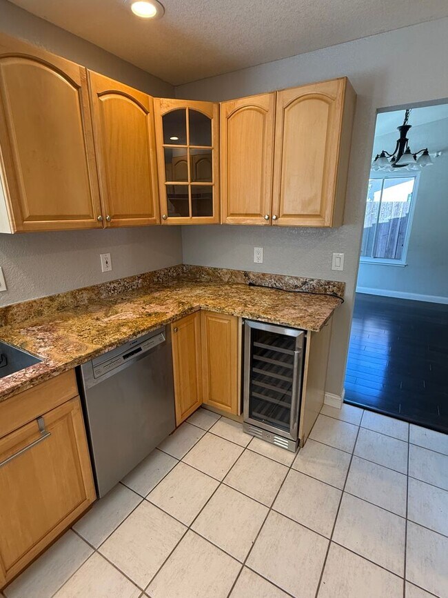 Building Photo - 32625 Lake Mead Dr