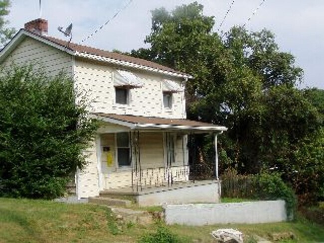 Building Photo - 2 Story House Under $800