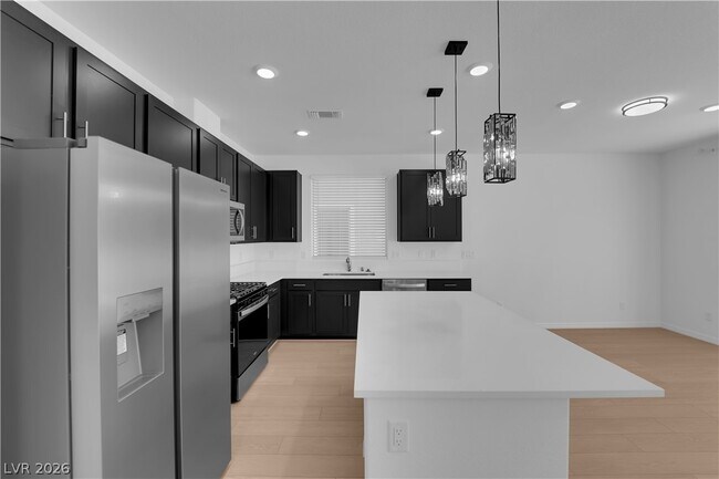 Building Photo - 10227 Estancia Hl St