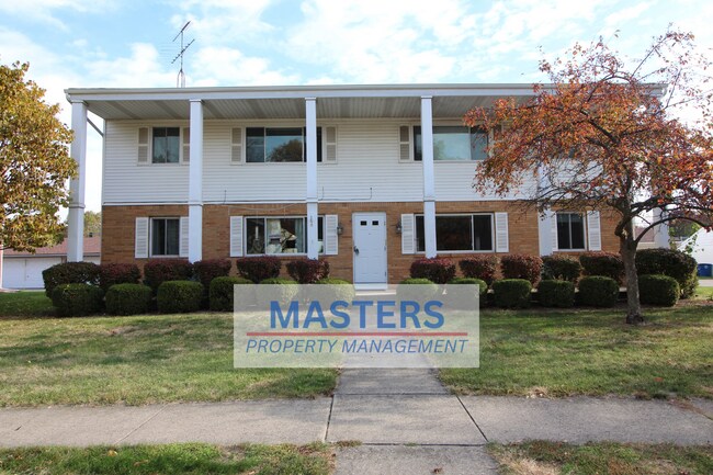 Primary Photo - 135 Edgewood Dr