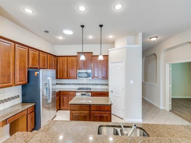 Building Photo - 7691 Ivanhoe Dr