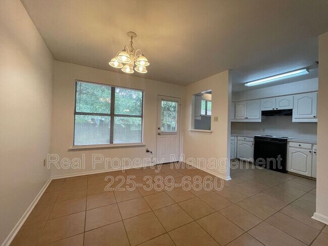 Building Photo - 13640 Rampart Ct