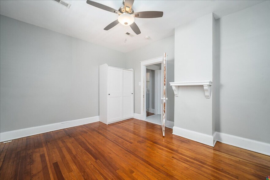 Building Photo - 1313 N 35th St