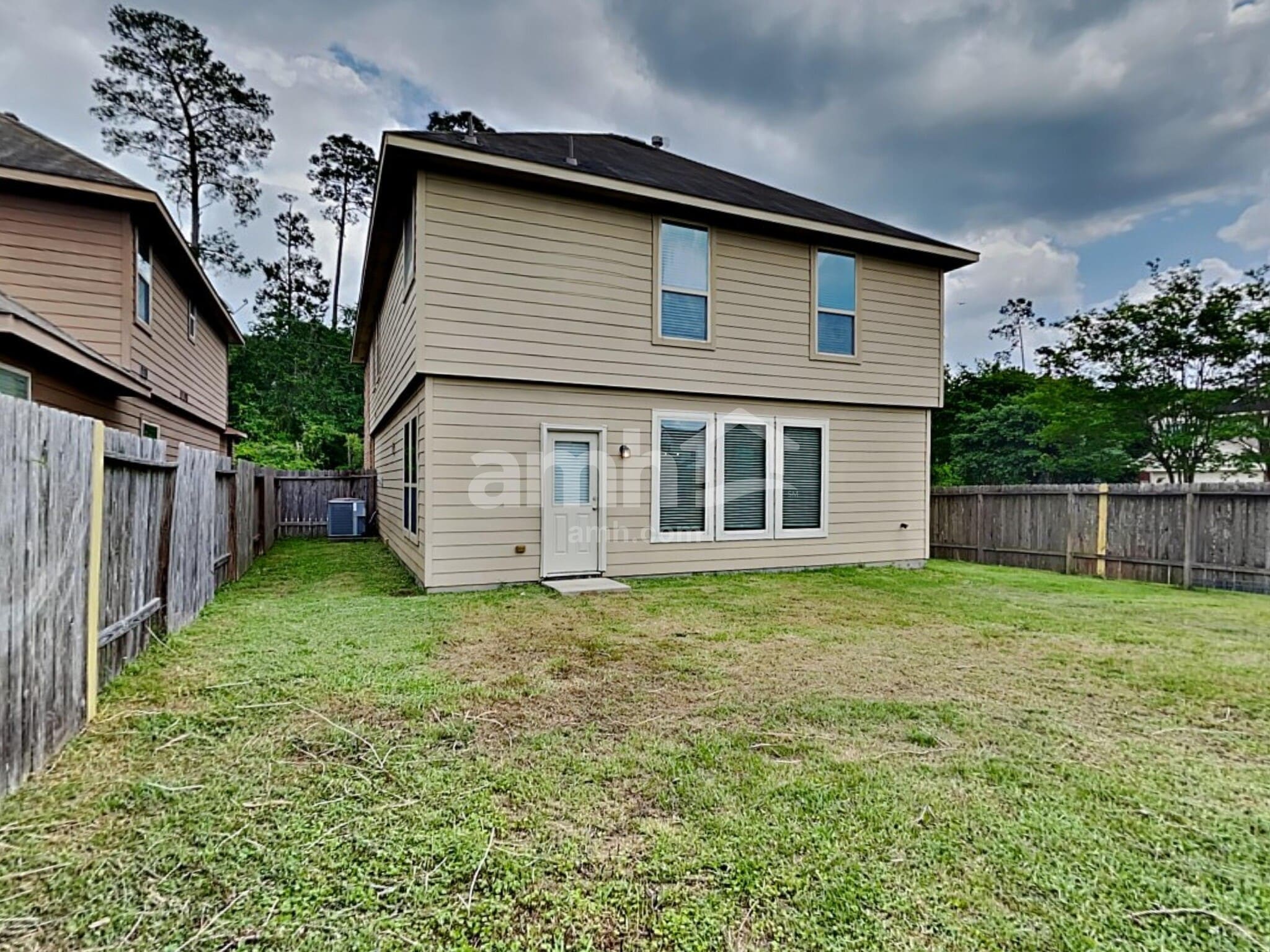 Building Photo - 33217 Wedgewood Dr