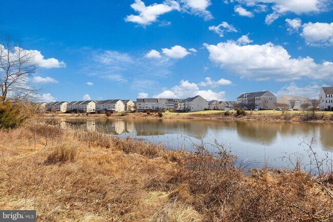 Building Photo - 9211 Cascade Falls Dr