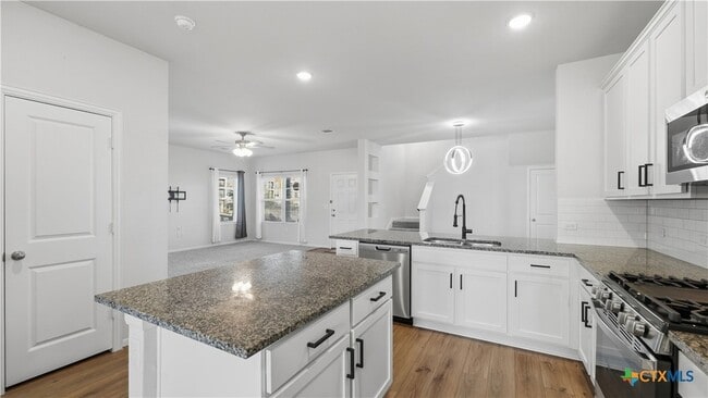 Building Photo - 324 Kenai Dr