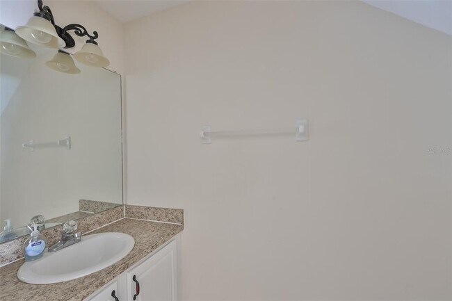Building Photo - 15843 Fishhawk View Dr