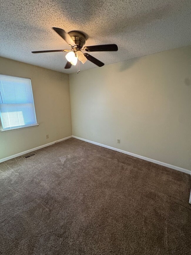 Building Photo - 37 Ty Dr