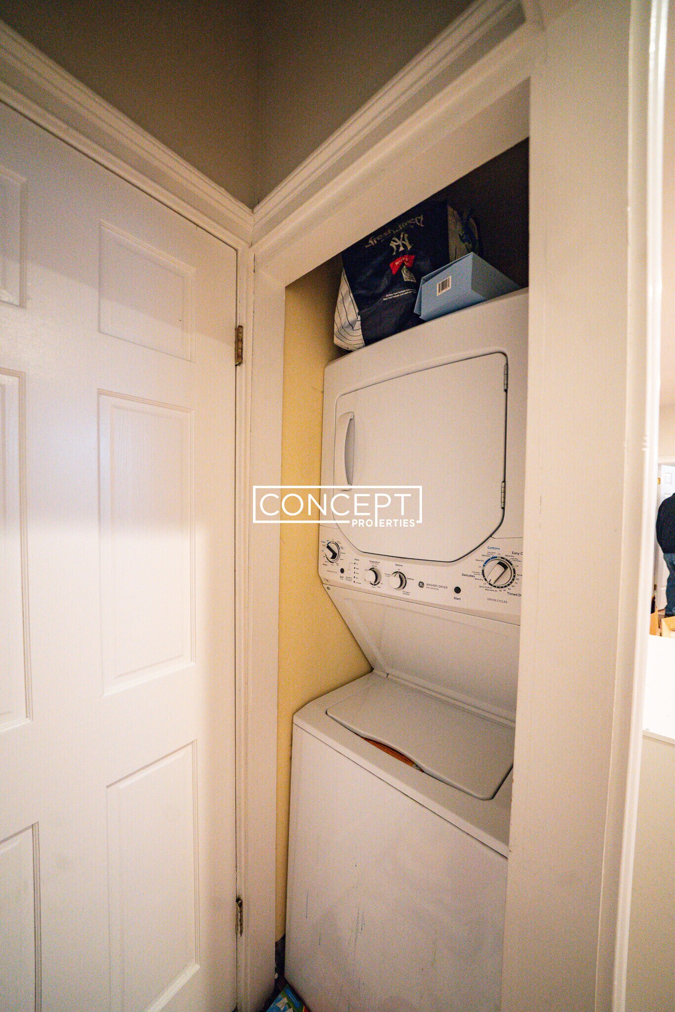 Building Photo - 719 Parker St