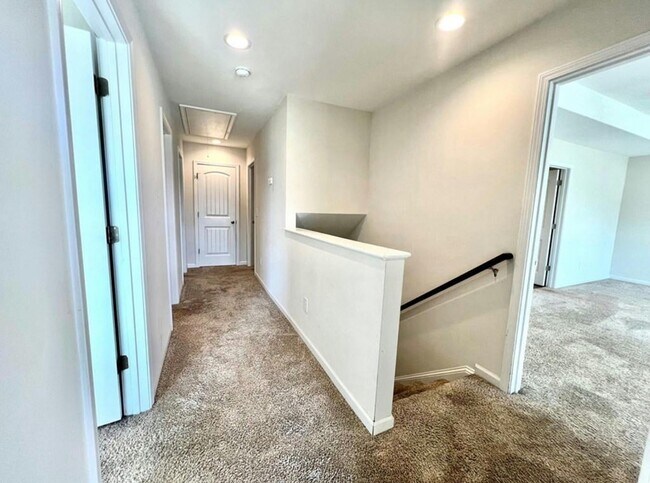 Building Photo - 85 Whitetail Cir