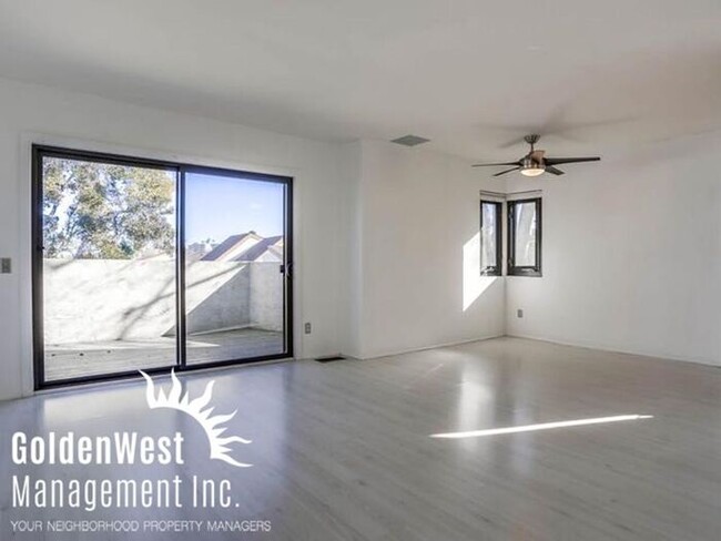 Building Photo - Cozy 2Bdm 1.5Ba Condo in Point Loma Heights